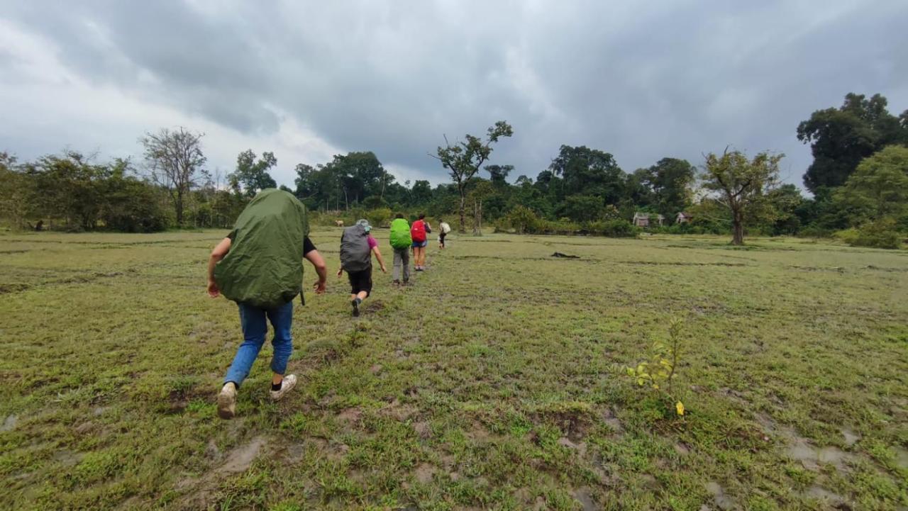 Familyhouse & Trekking Appartement Banlung Buitenkant foto